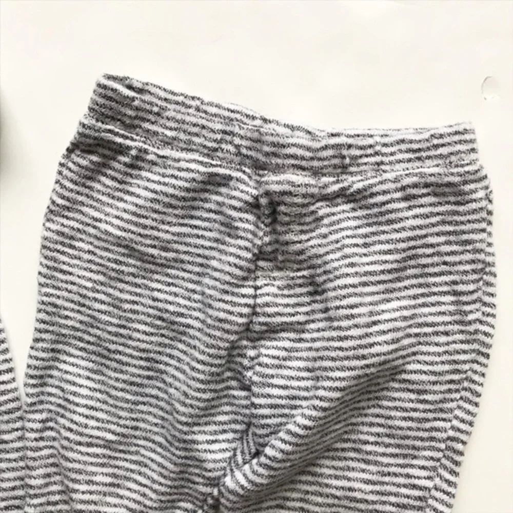 Gymboree stripe Henley hooded sweatshirt EUC 12-18m / jogger EUC 18-24m set